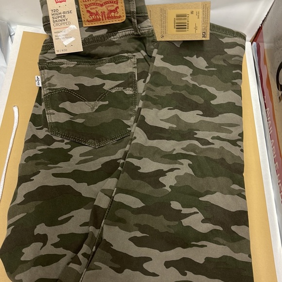 BNWT Levi’s 721 High Rise camouflage soft cotton 10/W30 - Picture 8 of 16